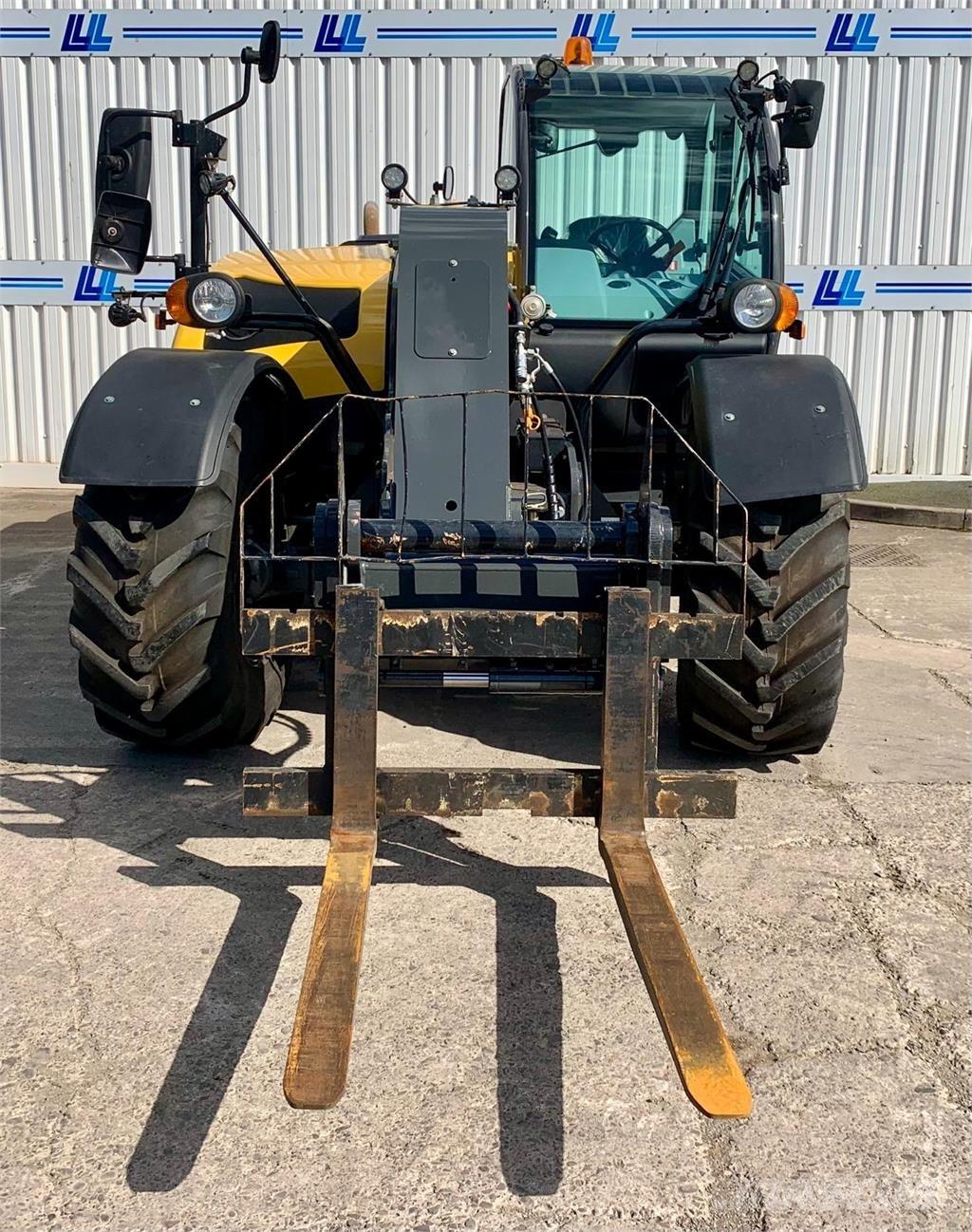 New Holland TH7.37 مناولات متداخلة