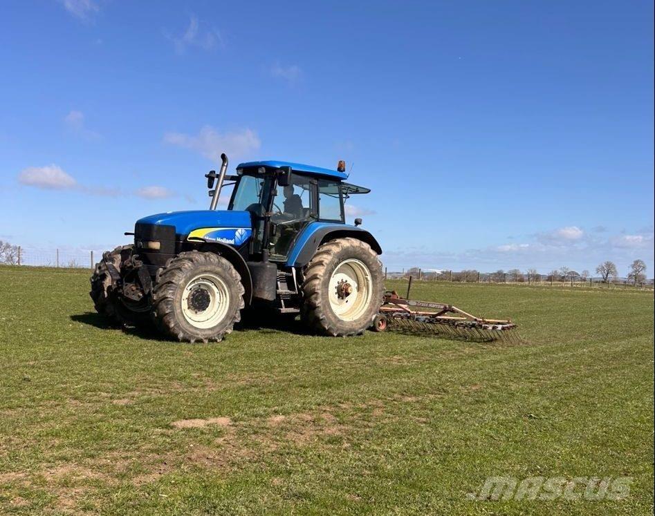 New Holland TM175 الجرارات