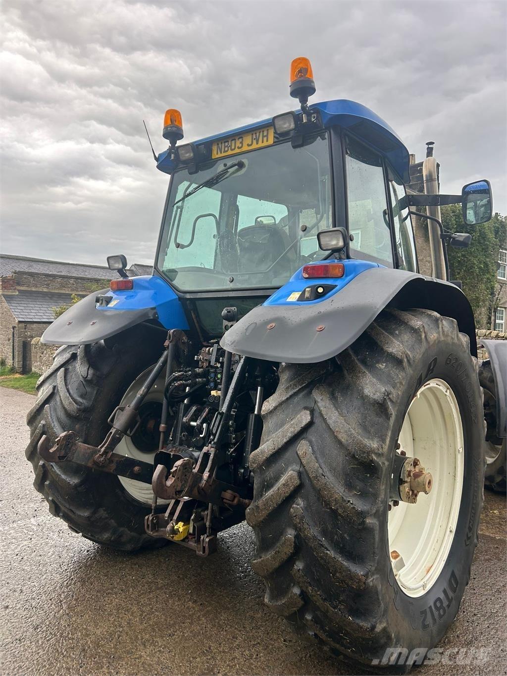 New Holland TM175 الجرارات