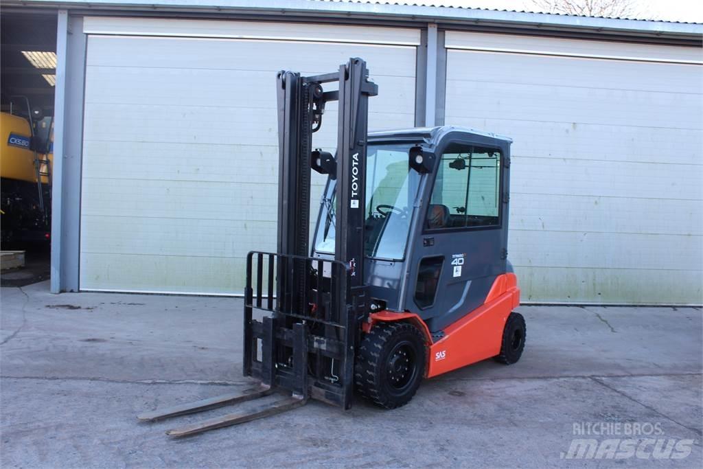 Toyota 4T Forklift أخرى