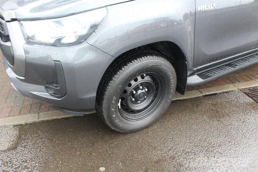 Toyota Hilux شاحنات خفيفة/مفصلية الجوانب