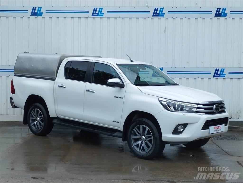 Toyota Hilux شاحنات خفيفة/مفصلية الجوانب