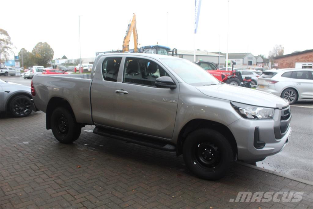 Toyota Hilux شاحنات خفيفة/مفصلية الجوانب