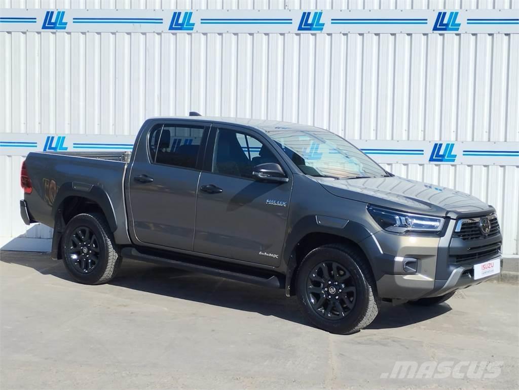 Toyota Invincible X شاحنات خفيفة/مفصلية الجوانب