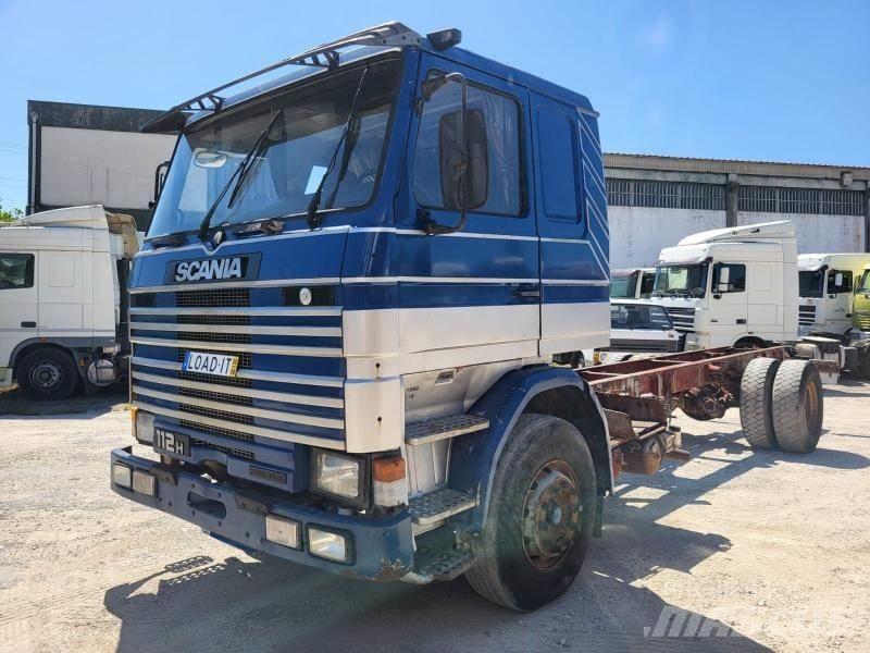 Scania 112H شاحنات بمقصورة وهيكل