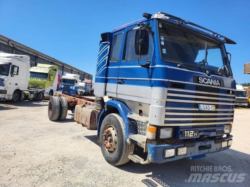Scania 112H شاحنات بمقصورة وهيكل