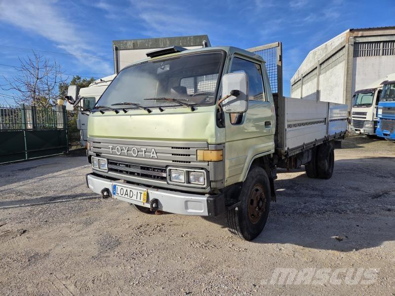 Toyota BU96L شاحنات ذات هيكل صندوقي