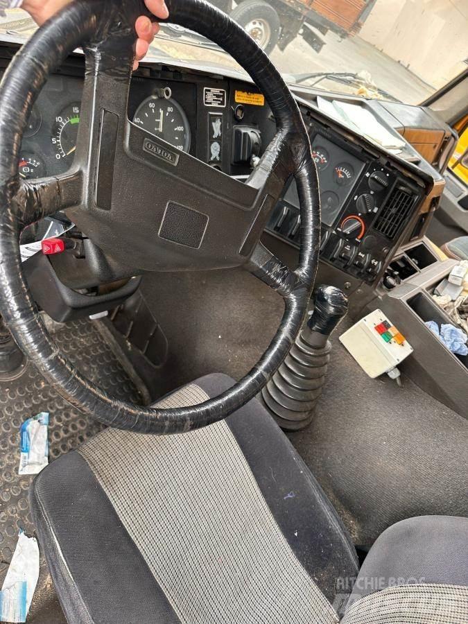 Volvo FL7 شاحنات المخلفات