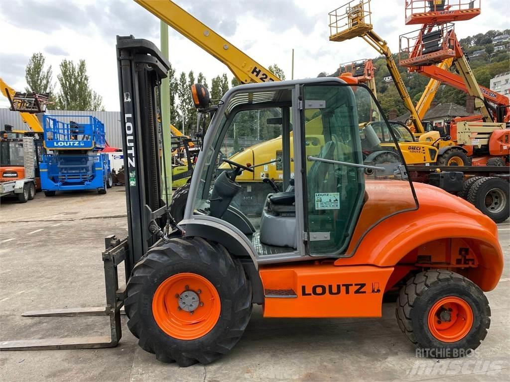 Ausa C300H شاحنات الطرق الوعرة