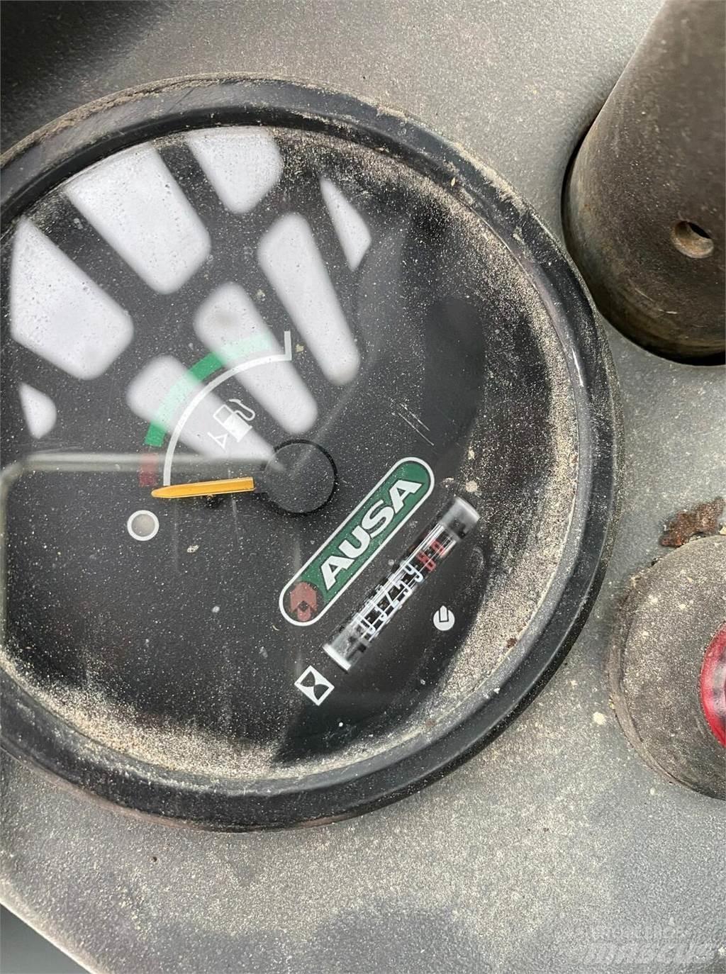 Ausa C300H شاحنات الطرق الوعرة