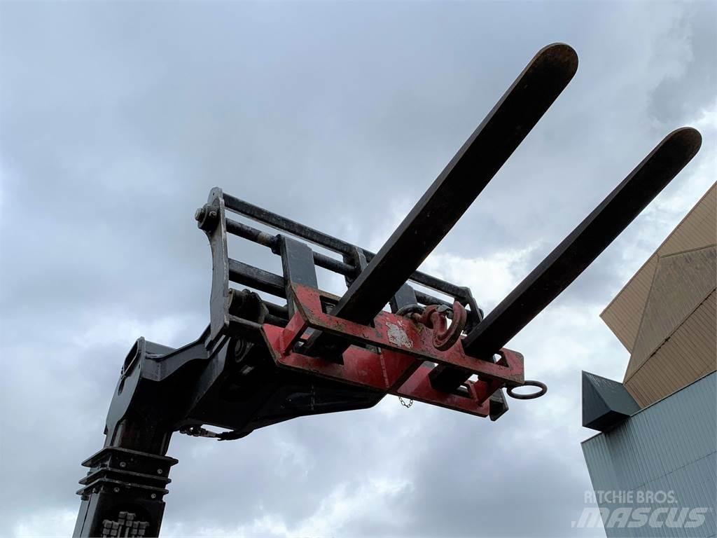 Ausa T144H Plus معدات مناولة لأغراض الزراعة