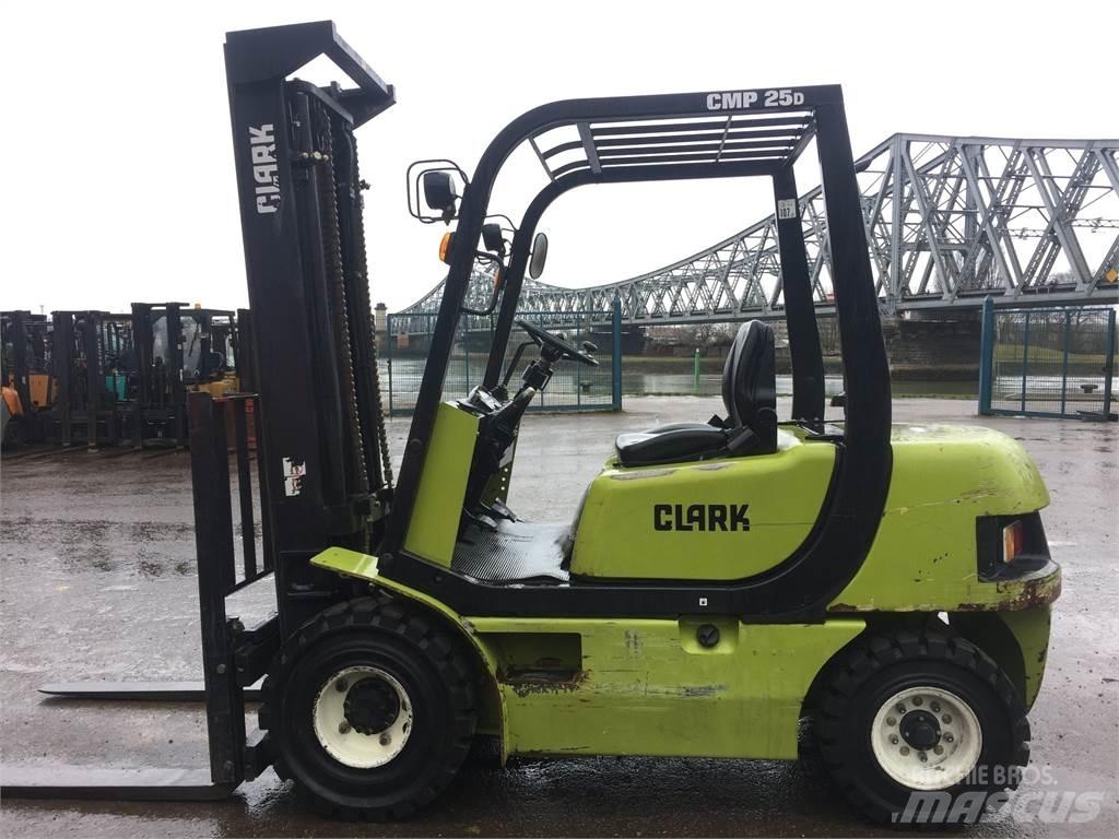 Clark CMP25D شاحنات ذات رافعات شوكية - أخرى