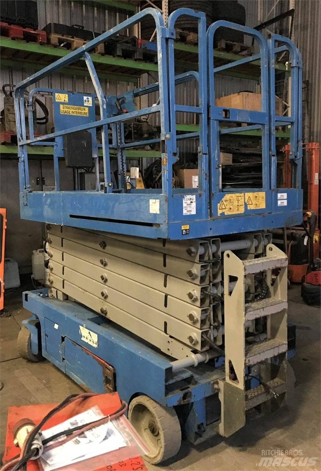Genie GS-4047 رافعات مقصية الشكل