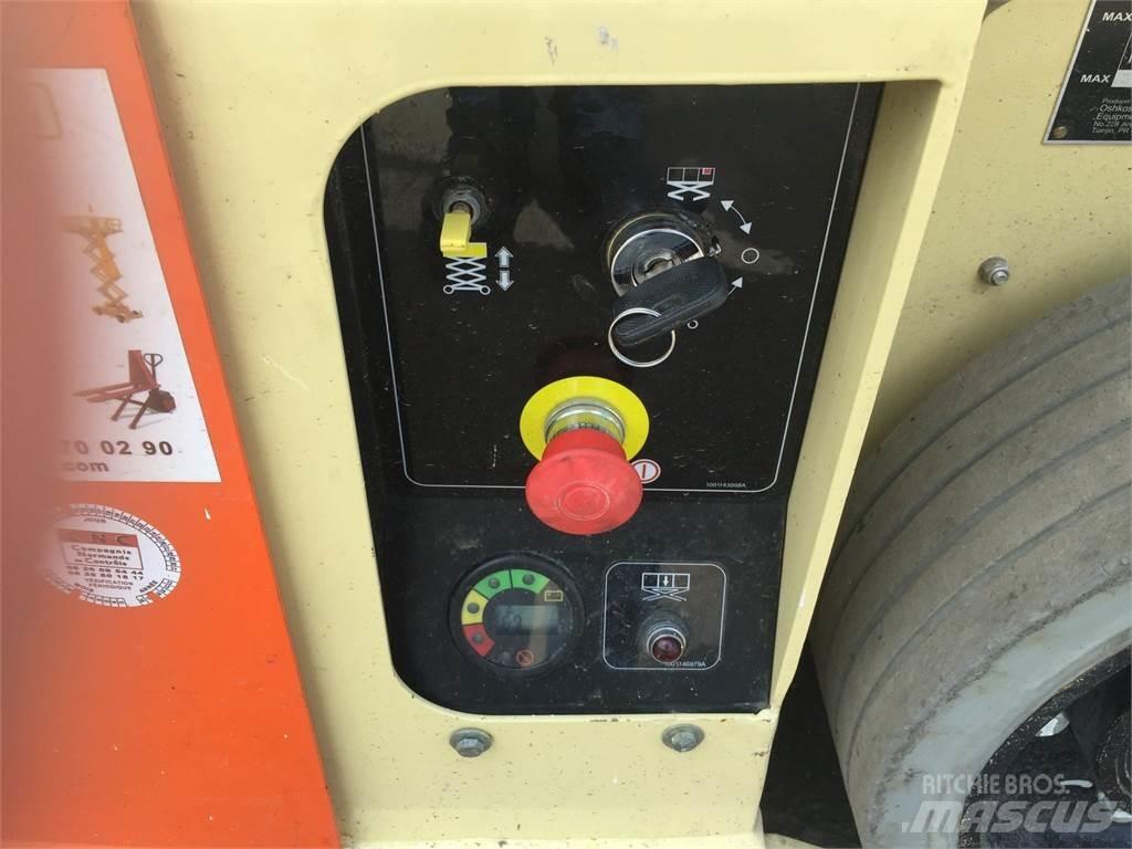 JLG 10RS رافعات مقصية الشكل