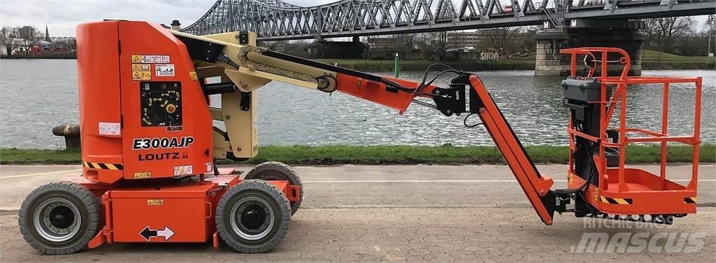 JLG E300AJP رافعات ومنصات أخرى