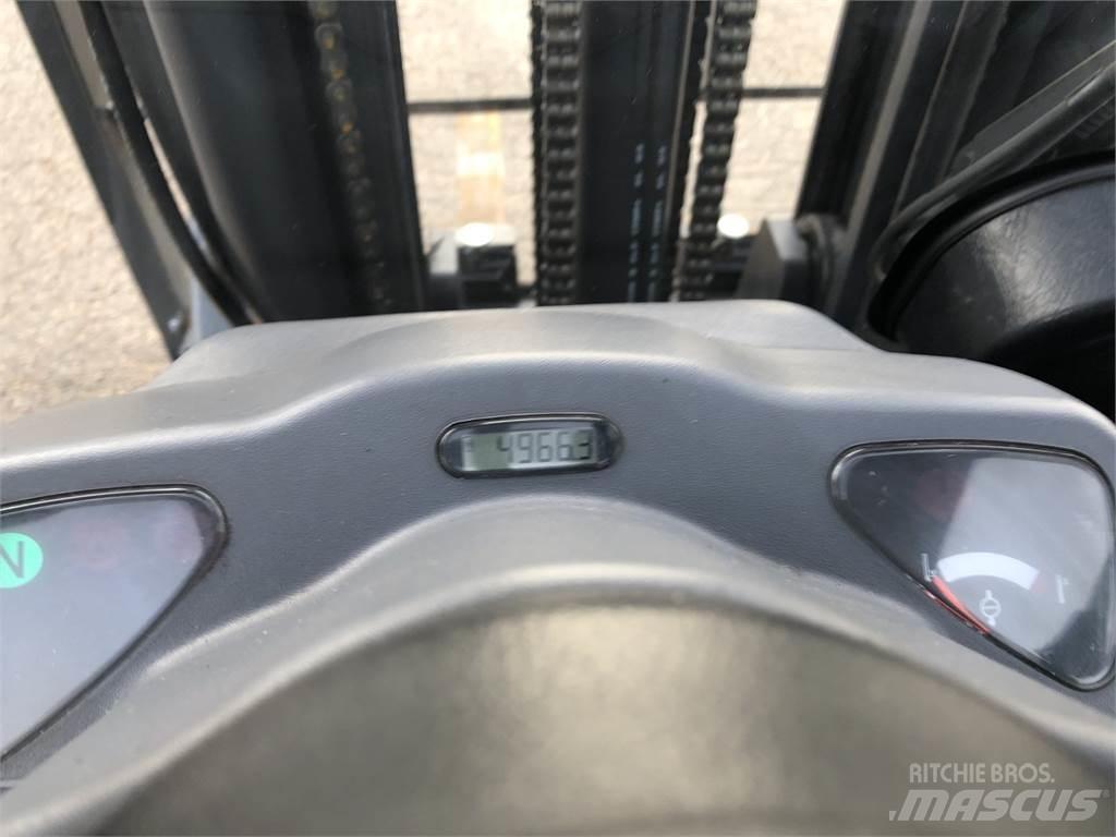 Komatsu FG25 شاحنات ذات رافعات شوكية - أخرى