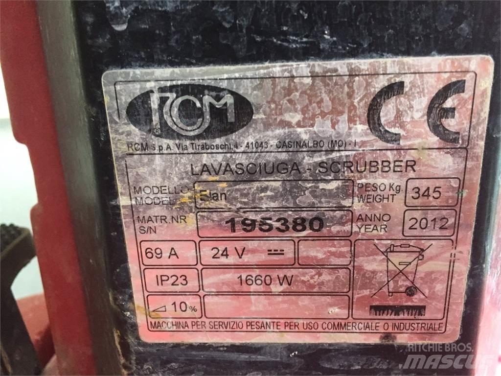 RCM ELAN 732 كناسات