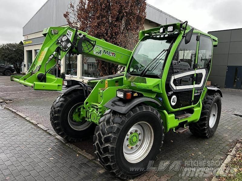Merlo TF 42.7 مناولات متداخلة
