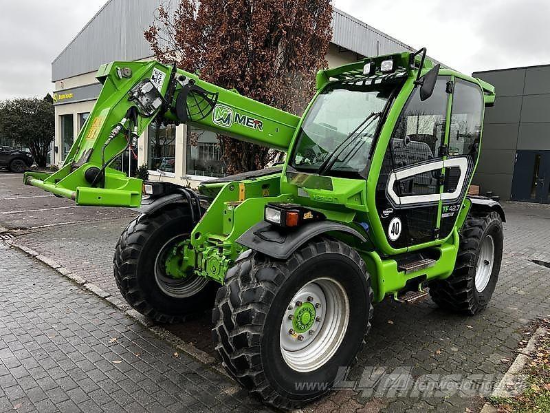 Merlo TF 42.7 مناولات متداخلة