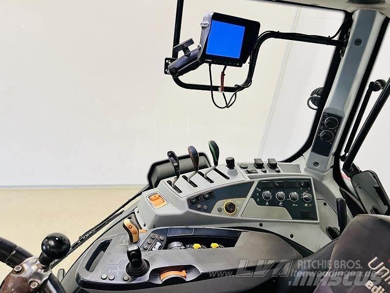 Valtra T174 الجرارات