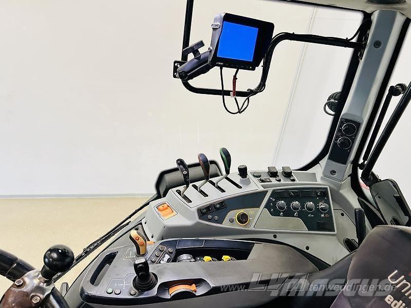 Valtra T174 الجرارات