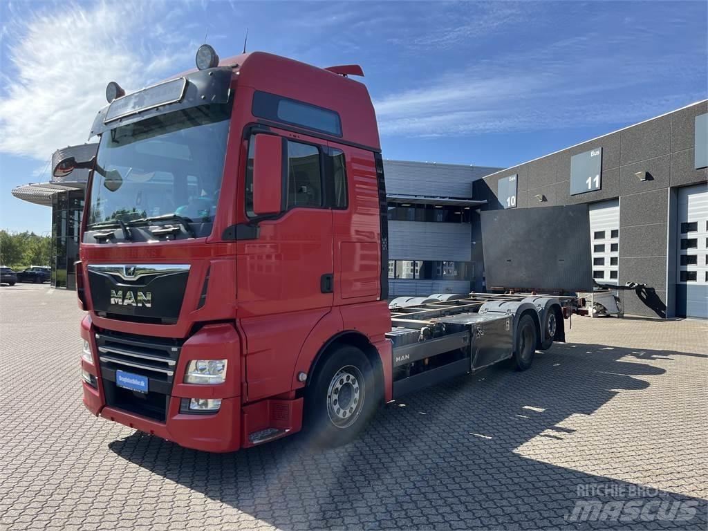 MAN TGX 26.500 6x2 شاحنات الحاويات