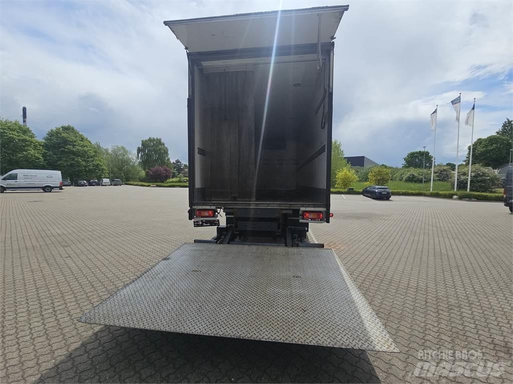 Volvo FE320 شاحنات بدرجة حرارة قابلة للضبط