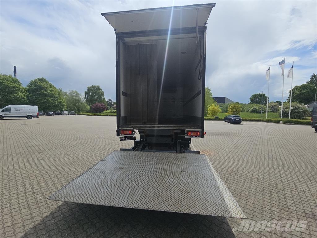 Volvo FE320 شاحنات بدرجة حرارة قابلة للضبط