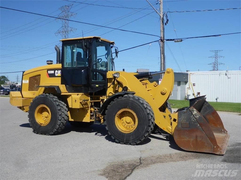 CAT 938M لوادر بعجل