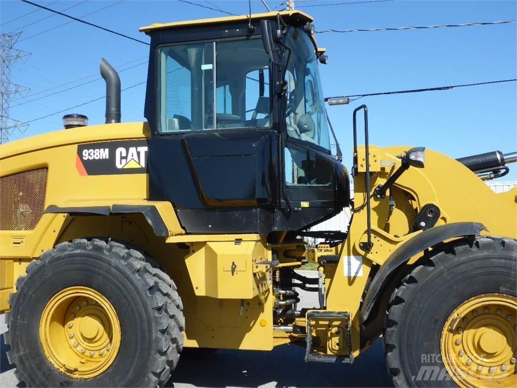 CAT 938M لوادر بعجل