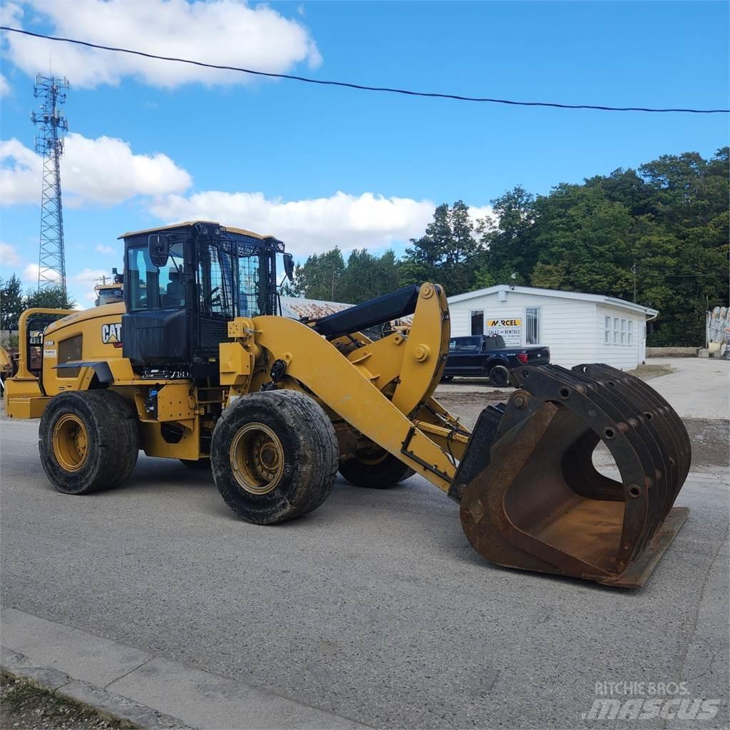 CAT 938M لوادر بعجل