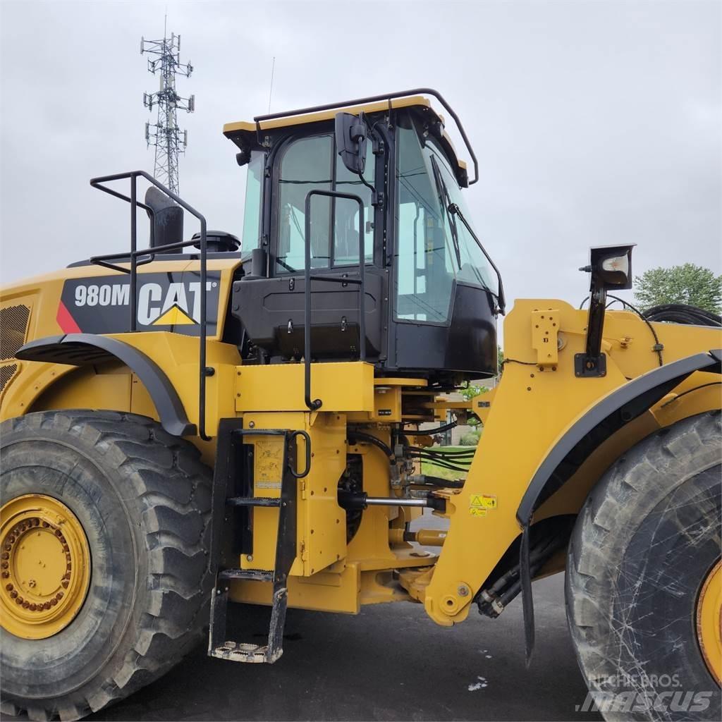 CAT 980M لوادر بعجل