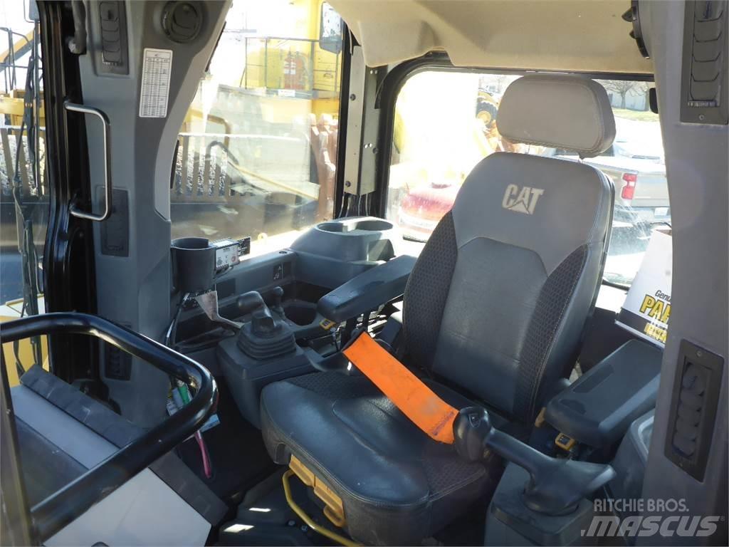 CAT D6 XL WH بلدوزرات مجنزرة