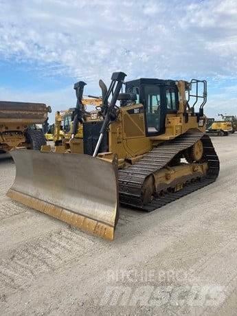 CAT D6T LGP بلدوزرات مجنزرة