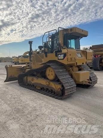 CAT D6T LGP بلدوزرات مجنزرة