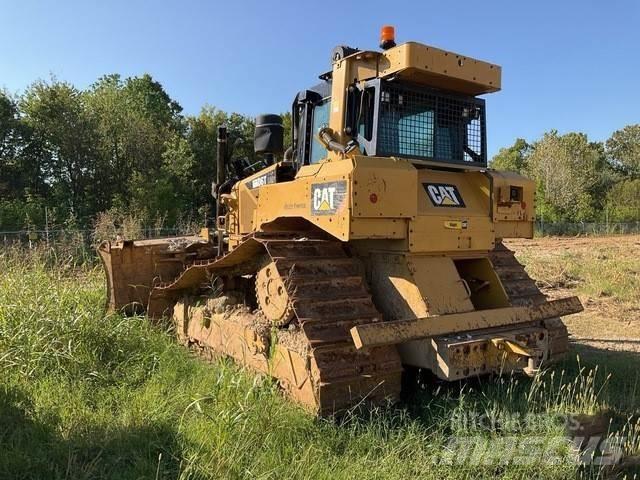 CAT D6T LGP WH بلدوزرات مجنزرة