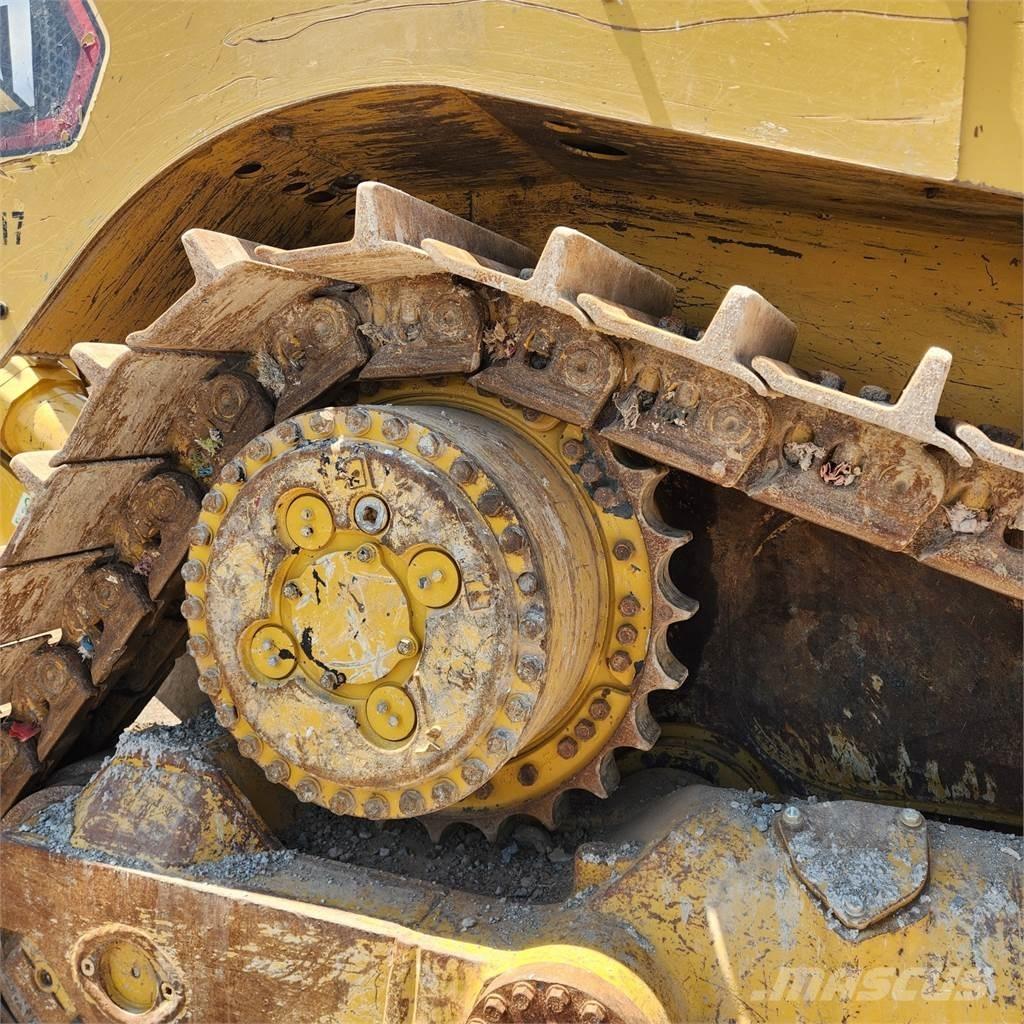 CAT D8T WH بلدوزرات مجنزرة