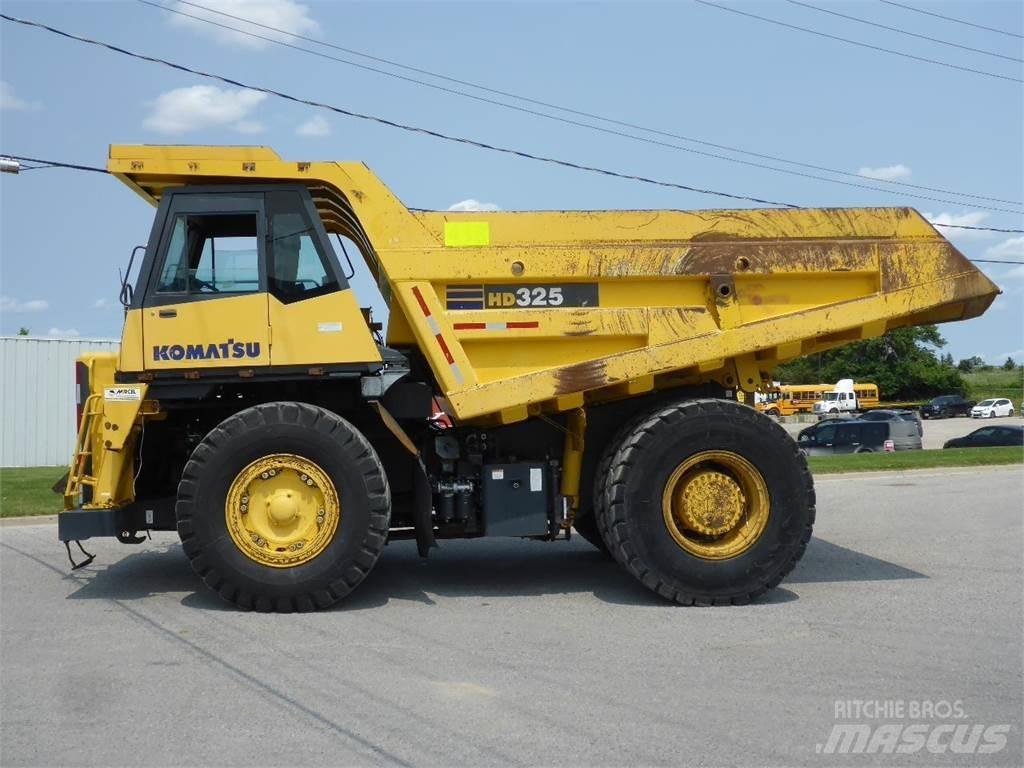 Komatsu HD325-7 شاحنات المخلفات الصلبة