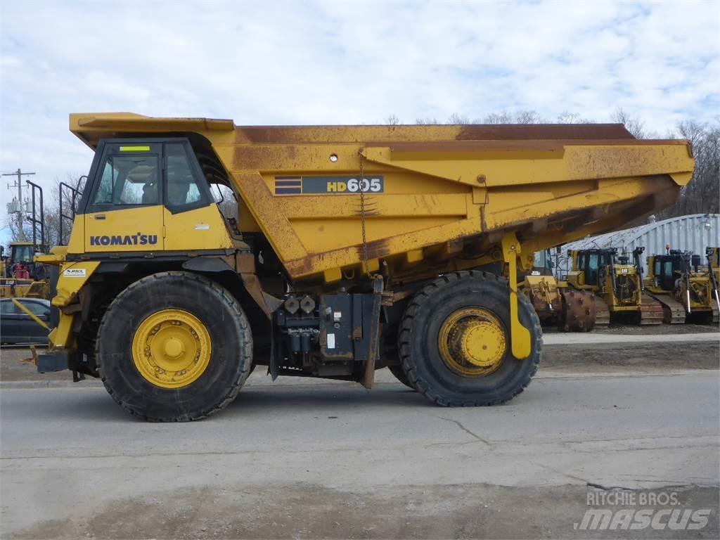 Komatsu HD605-7 شاحنات المخلفات الصلبة