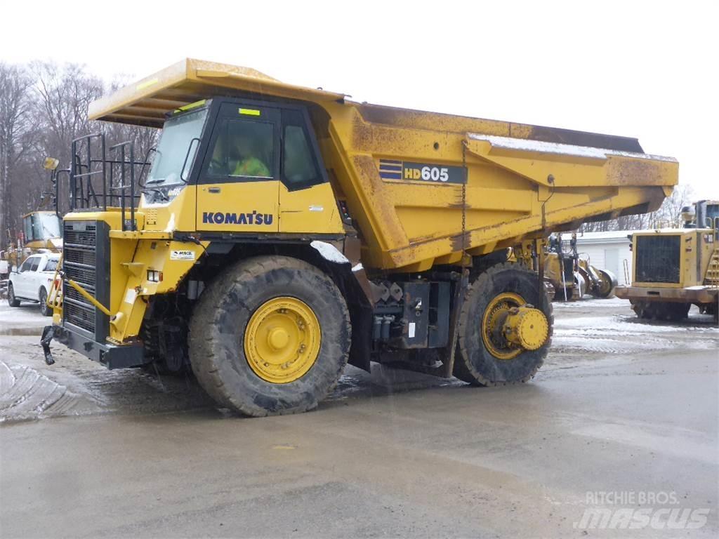 Komatsu HD605-7 شاحنات المخلفات الصلبة