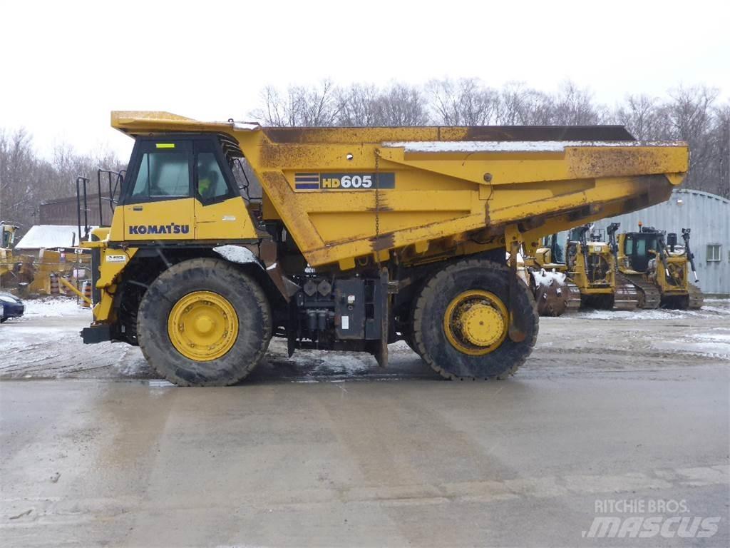 Komatsu HD605-7 شاحنات المخلفات الصلبة