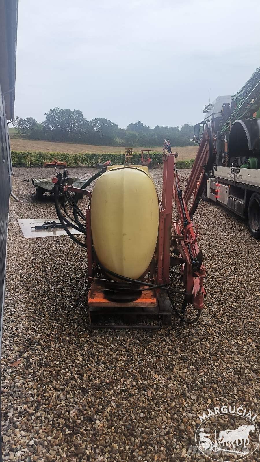 Hardi 800 ltr., 12 m. ماكينات زراعية أخرى