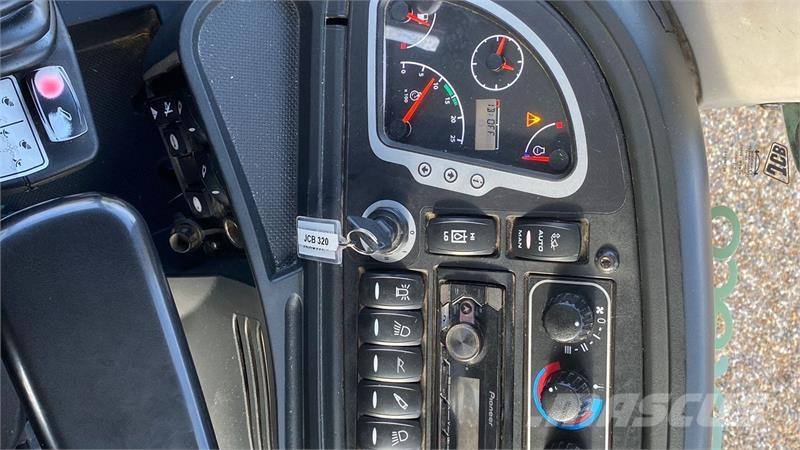 JCB 4CX لوادر ذات جرافات عكسية