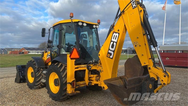 JCB 4CX لوادر ذات جرافات عكسية