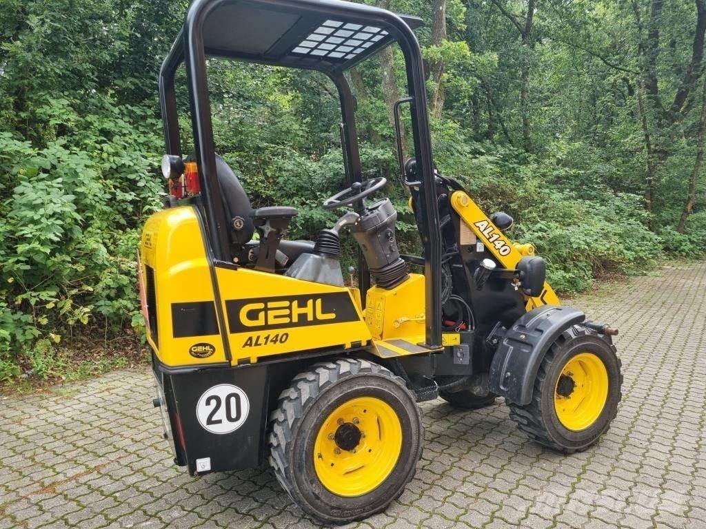 Gehl AL140 لوادر صغيرة