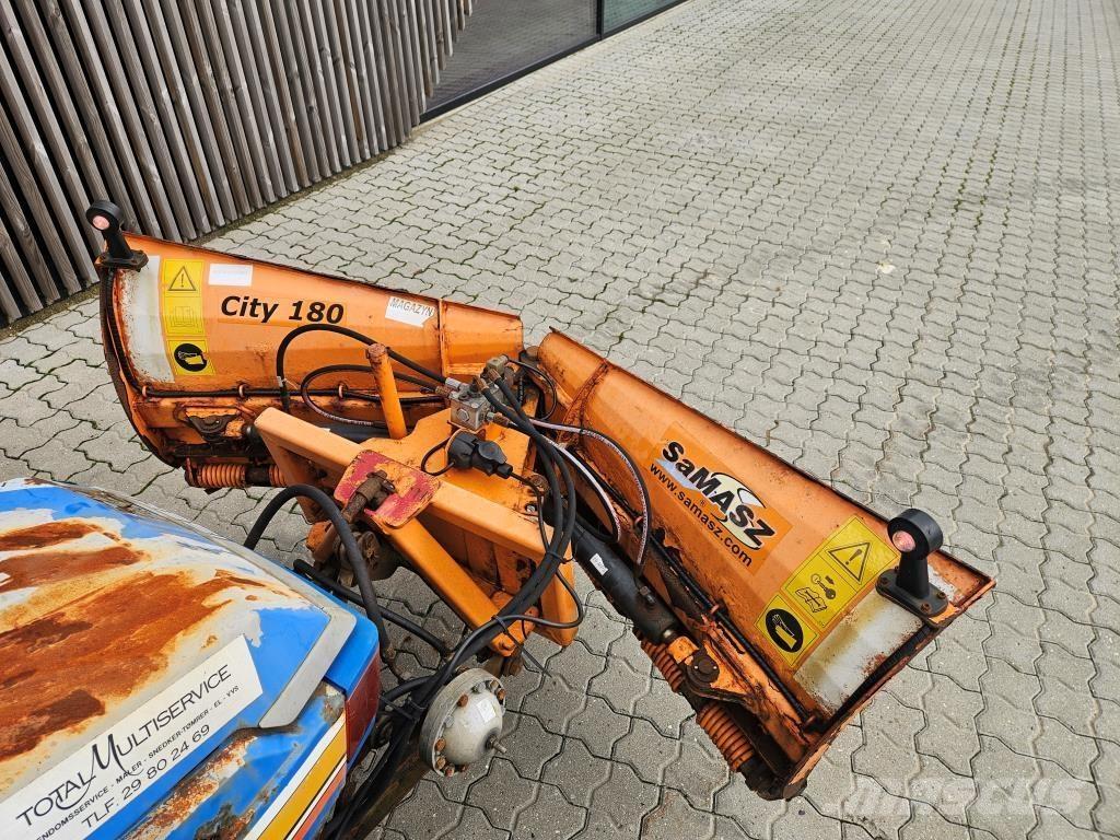 Iseki GEARMODEL جرارات مدمجة