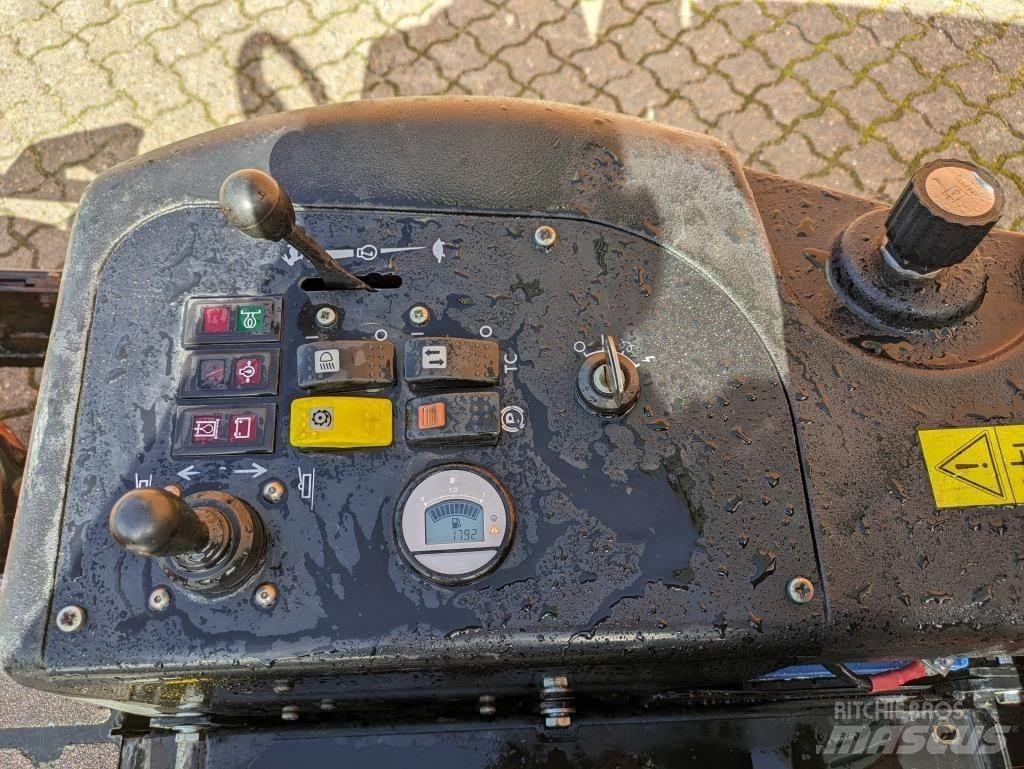 Jacobsen AR-3 ركوب الحشائش