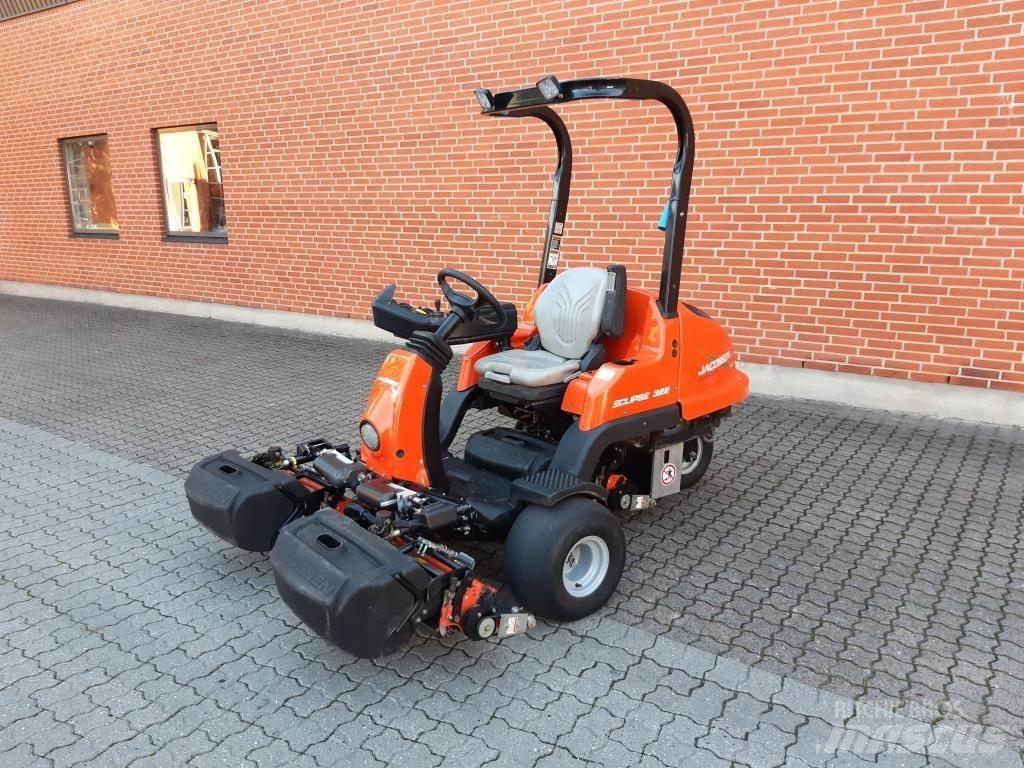 Jacobsen ECLIPS 322 ركوب الحشائش