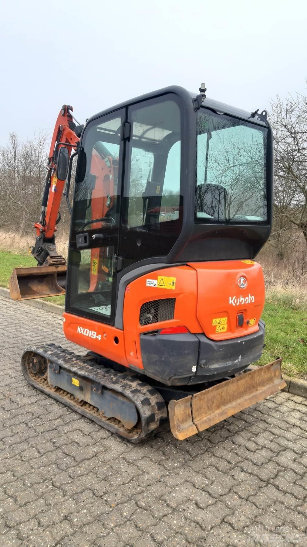 Kubota KX019-4 حفارات صغيرة أقل من 7 طن (حفارات صغيرة)