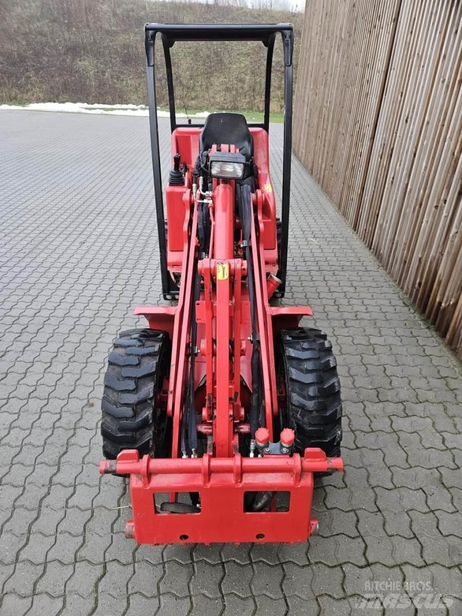 Schäffer 2428 SLT لوادر صغيرة